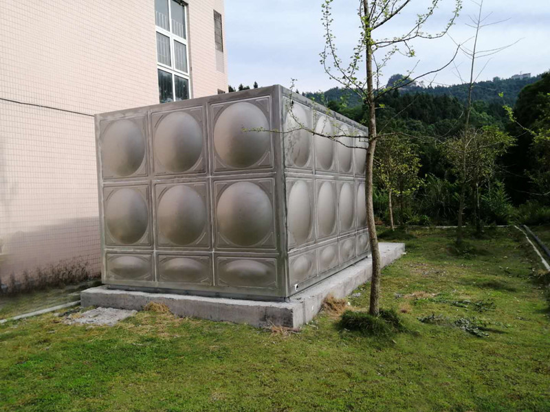 建始不锈钢保温水箱的结构优势与应用介绍